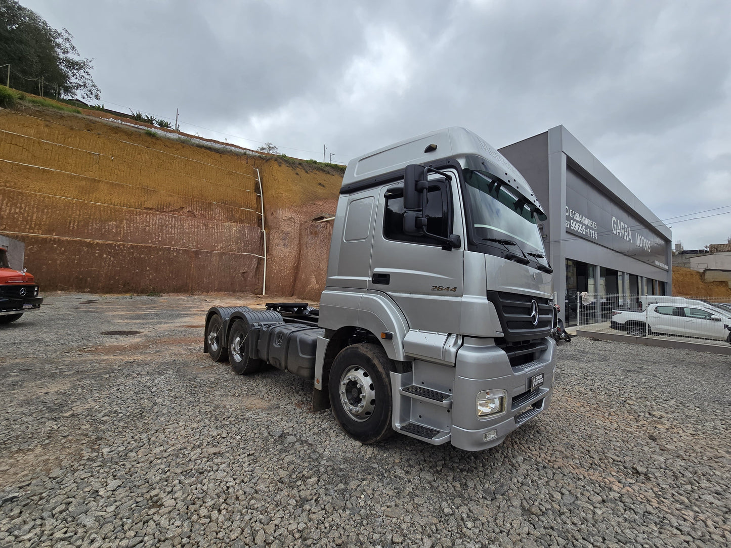 MERCEDES BENZ 2644 6X4 TRAÇADO ABAIXO DE TABELA FIPE