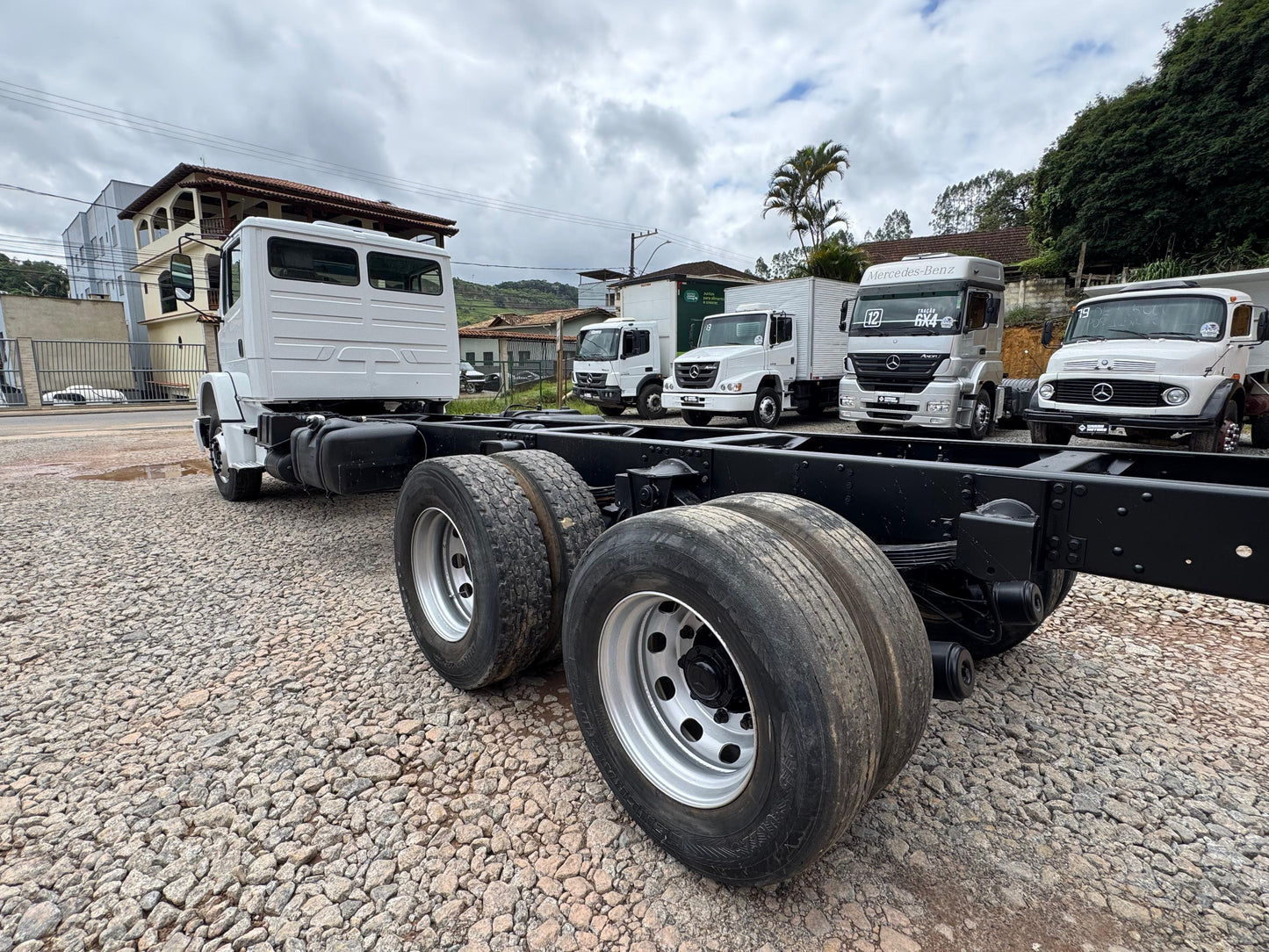 CAMINHAO MERCEDES BENZ 2324 2012 REDUZIDO 499 MIL RODADOS