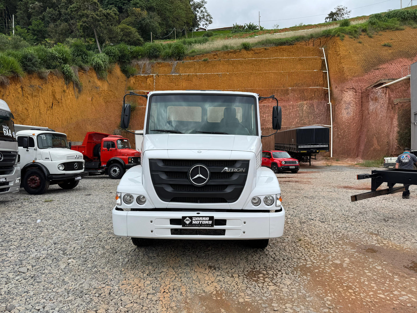 Mercedes Benz 1319 2013 Reduzido