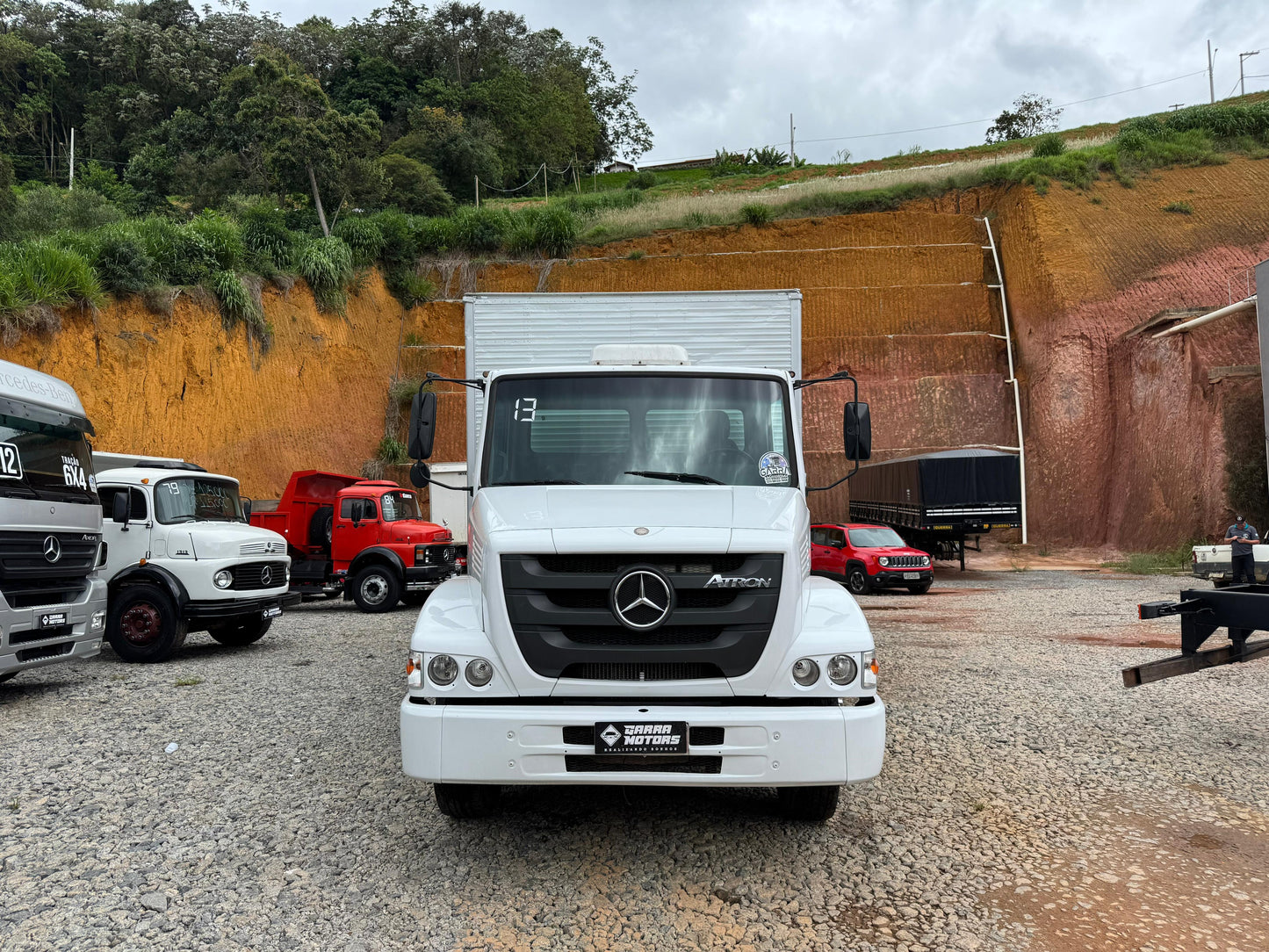 MERCEDES BENZ 1319 2013 NO BAU