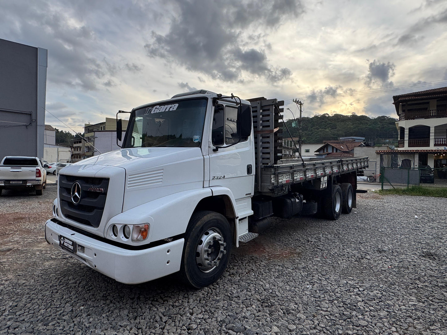 Mercedes benz 2324 reduzido 2012 carroceria nova